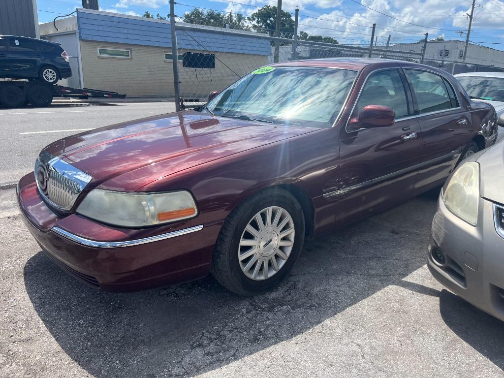 lincoln town car 2004 1LNHM83W84Y647996 image lincoln town car 2004 1LNHM83W84Y647996 image